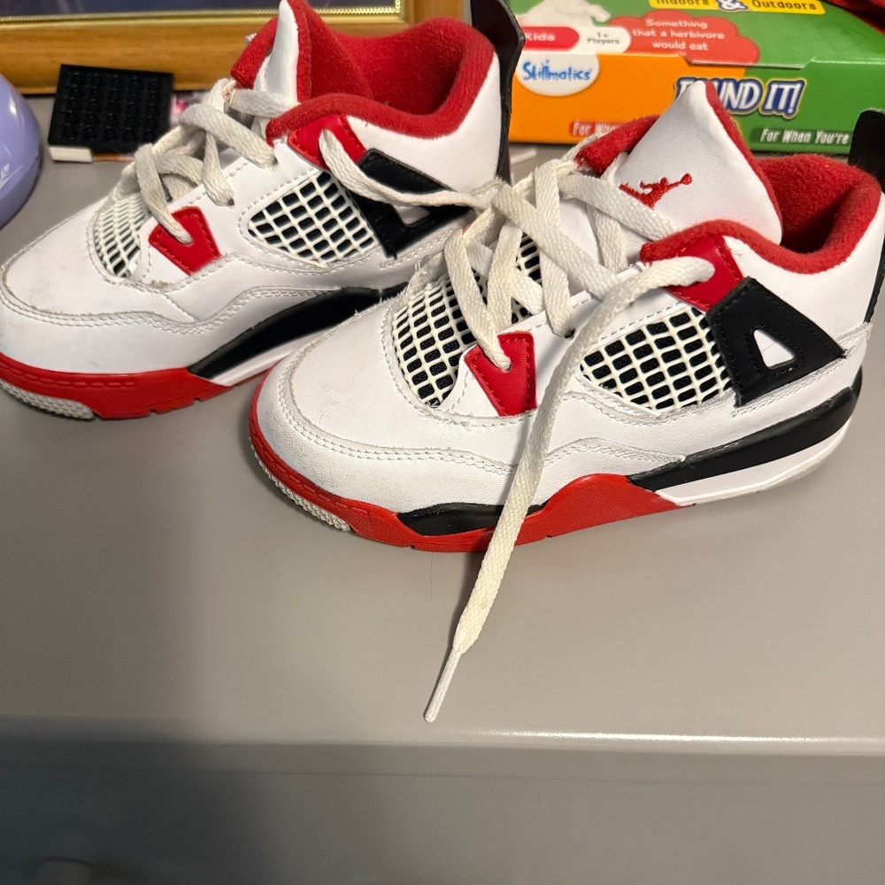 Jordan Retro 4’s Size 9C